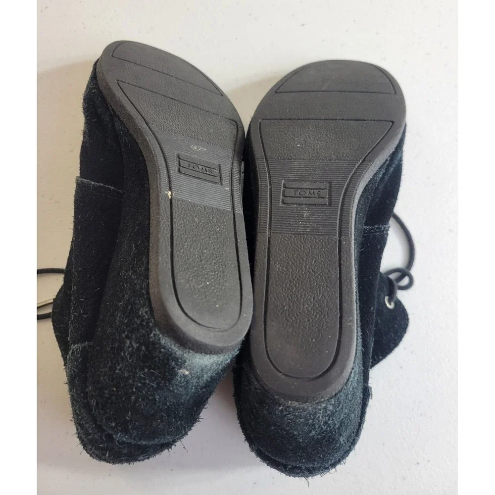 TOMS Desert Wedge Booties Suede Lace Up Chukka Boho Minimalist Black W 8.5